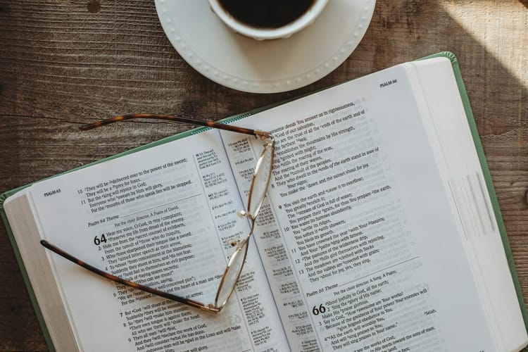 Estudo Bíblico: Confiando na Sabedoria em vez de Si Mesmo